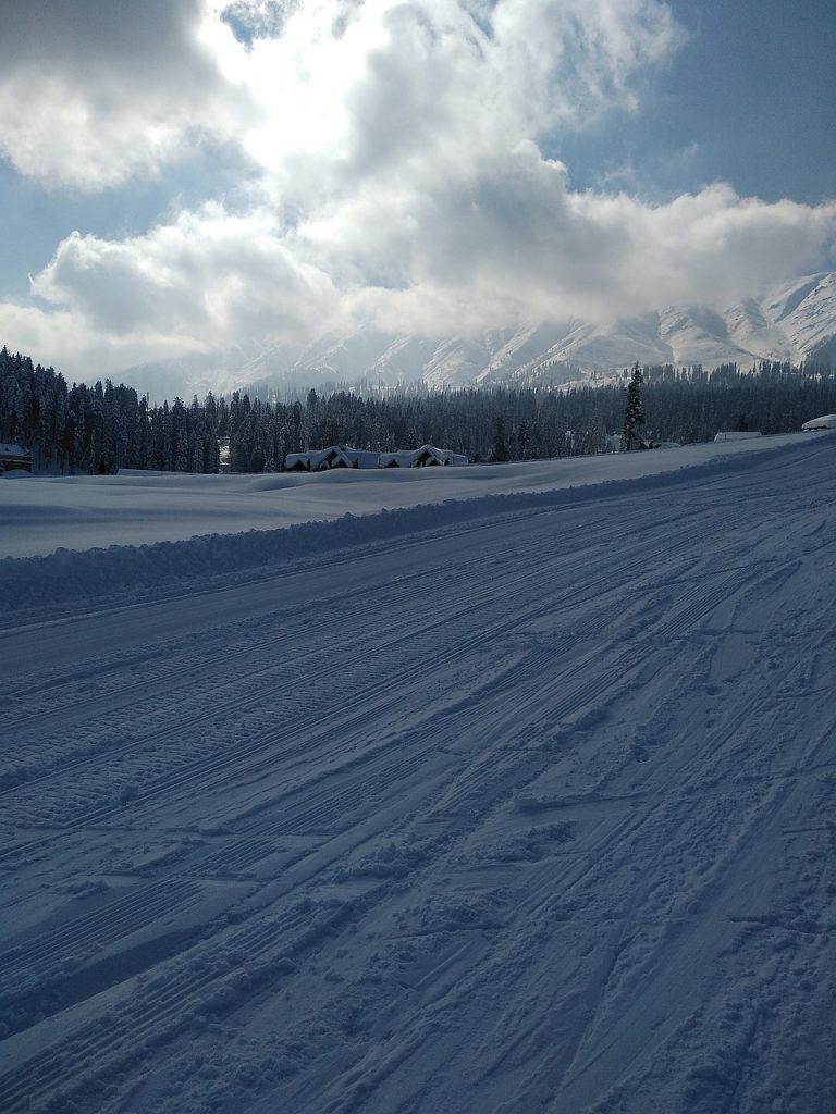 kashmir Gulmarg srinagar snow