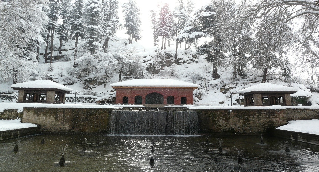 kashmir-mughal-garden-winter-waterfall-fountains
