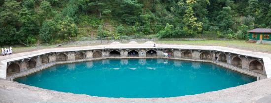 verinag-spring-octagonal-mughal-pool-kashmir