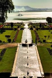 mughal-garden-dal-lake-view
